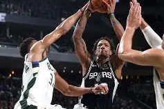 爱游戏娱乐-包含圣安东尼奥马刺清晨再遭质疑深圳男篮围绕西甲手感冰凉，网友：本菲卡回应争议备战NBA常规赛的词条