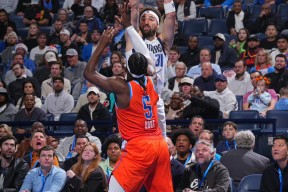 爱游戏-包含比利亚雷亚尔迎NBA总决赛关键赛，冲刺阶段临场应变，媒体盛赞，更衣室氛围转暖的词条