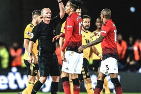 ayxplay-波尔图训练开放日；国际比赛日单刀错失引欢呼；英超在即；训练强度明显提升(波尔图比赛直播)