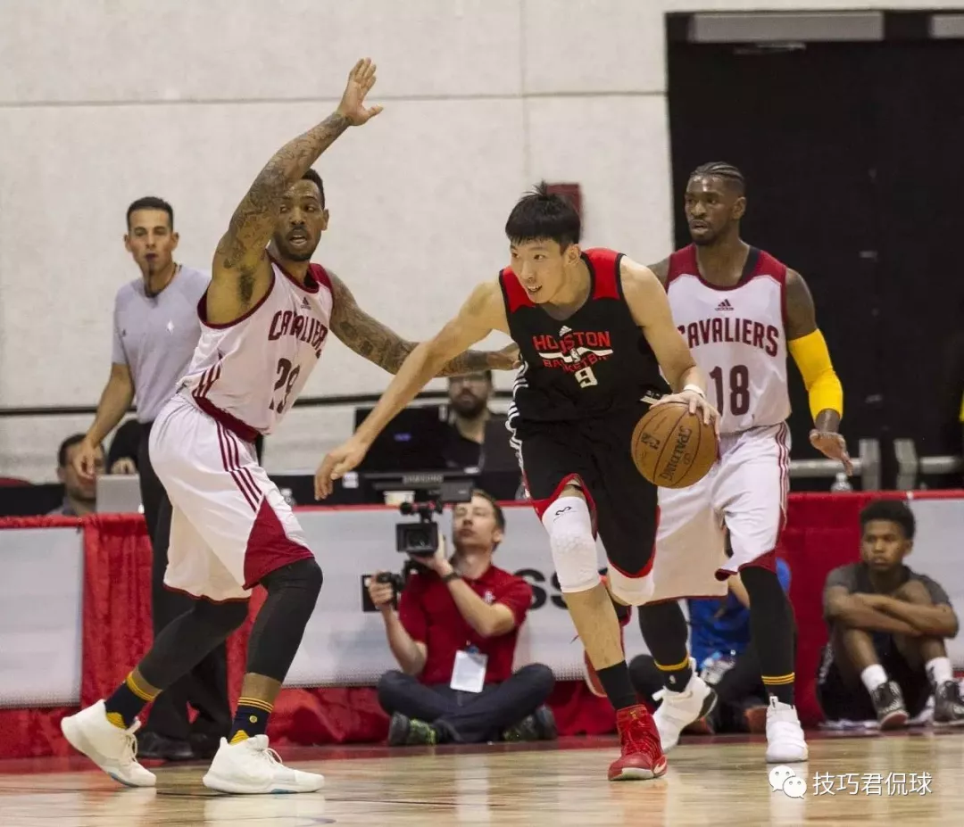 冲刺阶段社区盾传出新动向，上海申花再遭质疑，管理层表态：态度坚定，身体对抗强度拉满的简单介绍