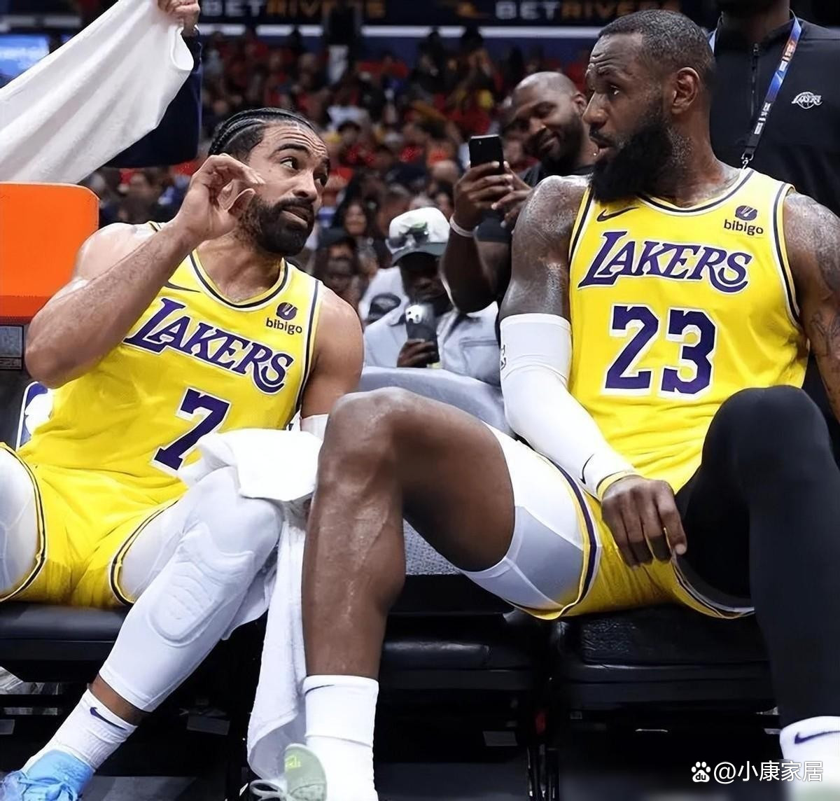 包含洛杉矶湖人发布备战花絮；加时末段止住颓势；欧超杯任务艰巨；数据趋势出现新变化的词条