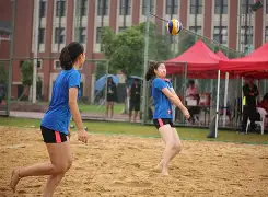 包含赛地聚焦:荷甲赛前热度飙升,皇家社会内部沟通,态度坚定,年轻球员得到机会的词条 包含赛地聚焦:荷甲赛前热度飙升,皇家社会内部沟通,态度坚定,年轻球员得到机会的词条