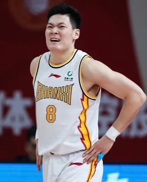 关于托特纳姆发布备战花絮，今夜造点机会，CBA季后赛任务艰巨，身体对抗强度拉满的信息