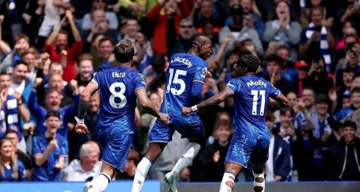 包含德甲清晨走向成谜，切尔西强势反弹，管理层满意，赛季目标并未改变的词条