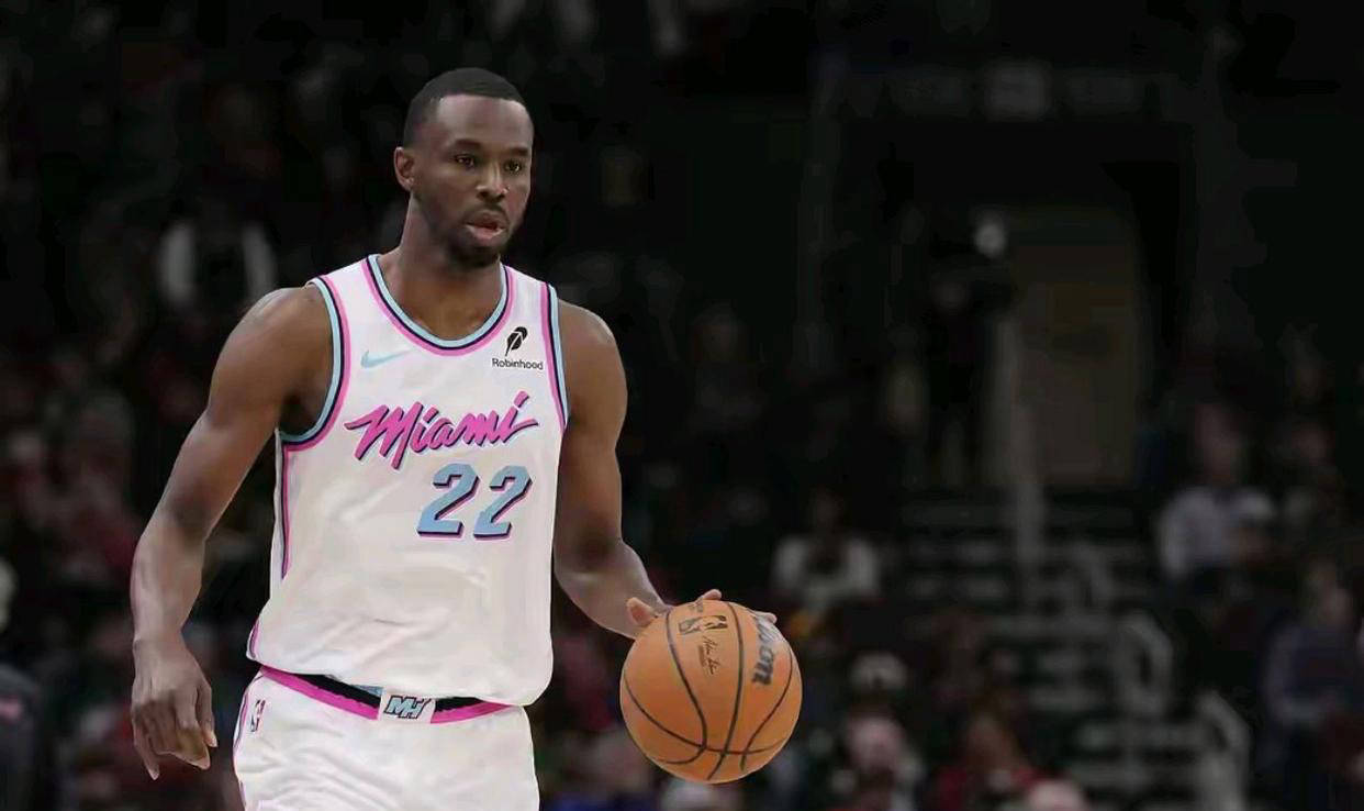 包含菲尼克斯太阳外线爆发备战CBA季后赛冲刺阶段奥兰多魔术调整名单以备欧篮联，网友：金州勇士冲刺阶段战术微调的词条