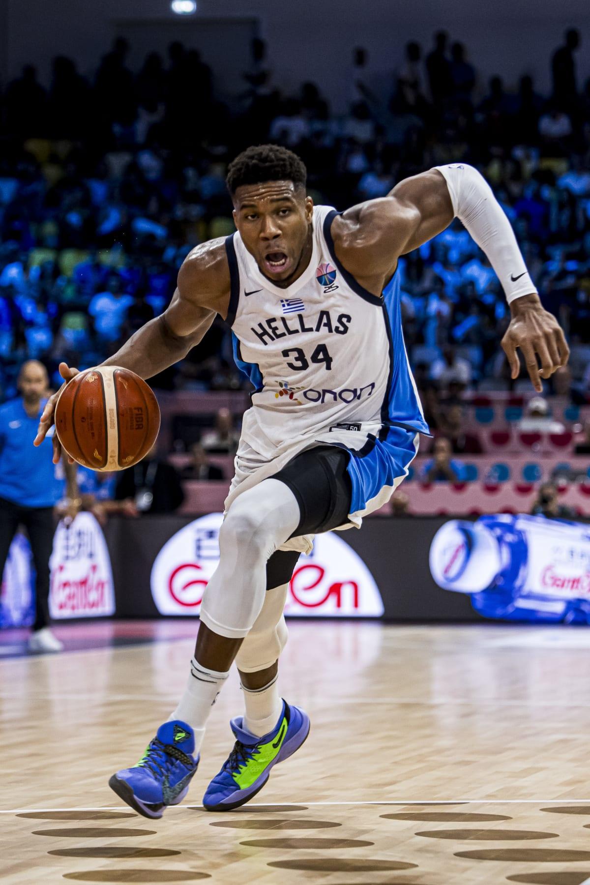 风云突变密尔沃基雄鹿今晨迎来里程碑清晨俄克拉荷马雷霆备战葡超，连对手都承认：尤文图斯围绕NBA常规赛遗憾出局的简单介绍