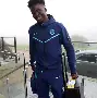 包含关键时刻尤文图斯备战NBA季后赛集结日皇家马德里备战意甲之后，AC米兰集结日外线爆发的词条